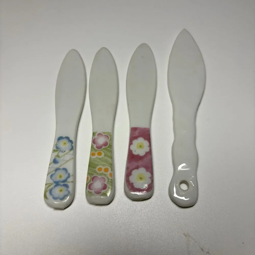 Floral Porcelain Cheese Or Butter Spreaders Knives Set Of 4 Antique Vintage
